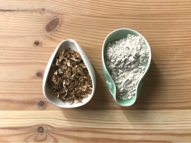 Bílý leknín a Mucuna pruriens